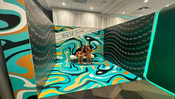 3d Custom photo booth room2